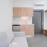 Pine Apartment *
