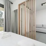 Pine Apartment Potos