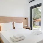 Pine Apartment Potos