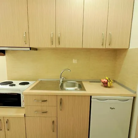 Alba Thassos Koinira