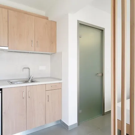 Pine Apartment *