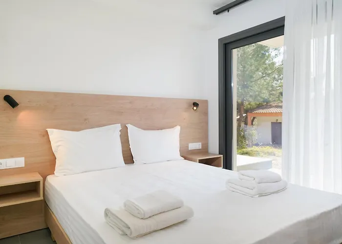 Pine Suites Apartament Potos